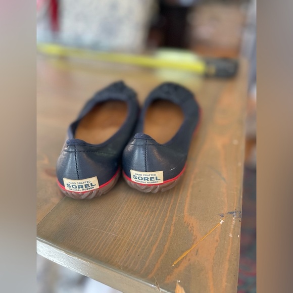 Sorel Black and Red Tassel Loafers Size 7 - Picture 5 of 5